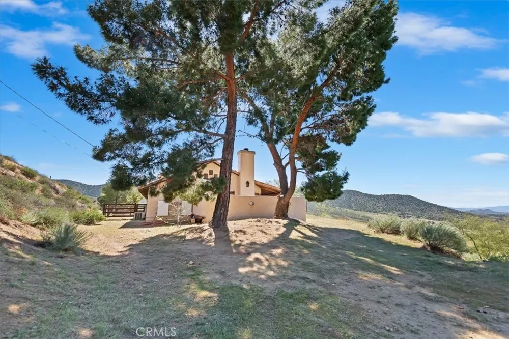 9060 Yucca Hills Road Agua Dulce, CA 91390