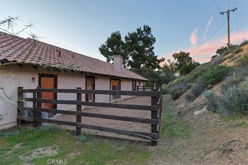 9060 Yucca Hills Road Agua Dulce, CA 91390