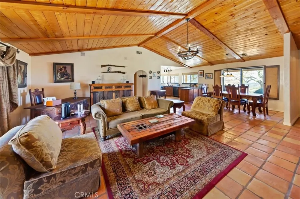 9060 Yucca Hills Road Agua Dulce, CA 91390