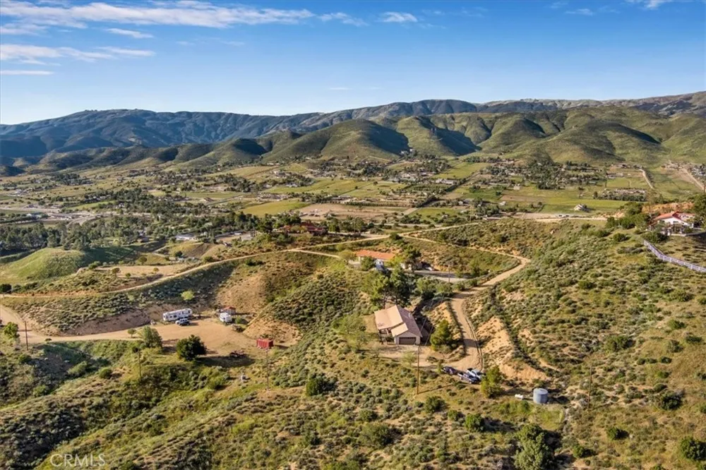 9060 Yucca Hills Road Agua Dulce, CA 91390