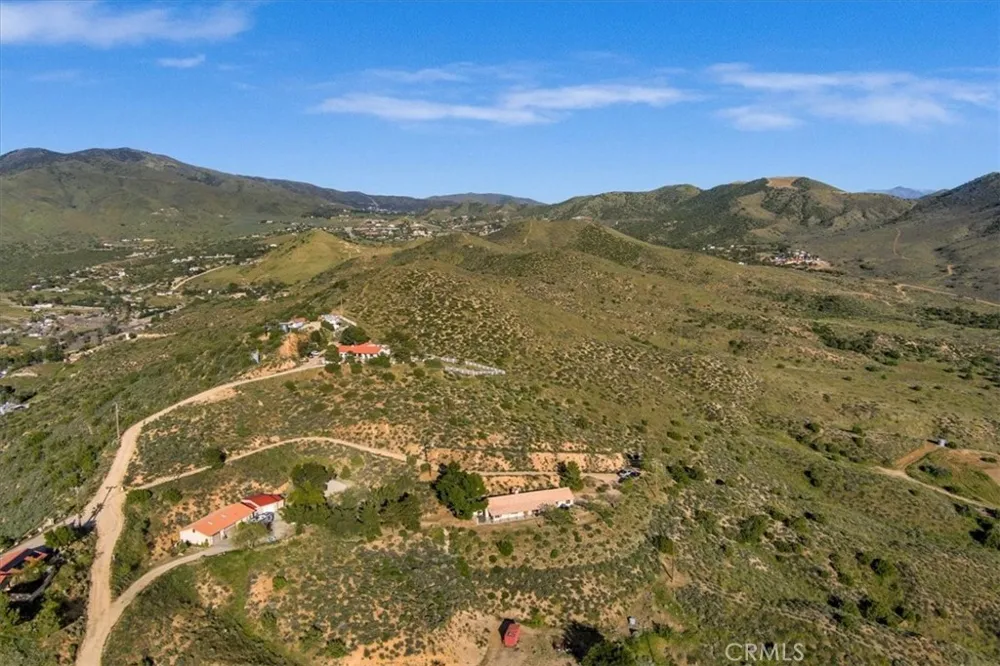 9060 Yucca Hills Road Agua Dulce, CA 91390