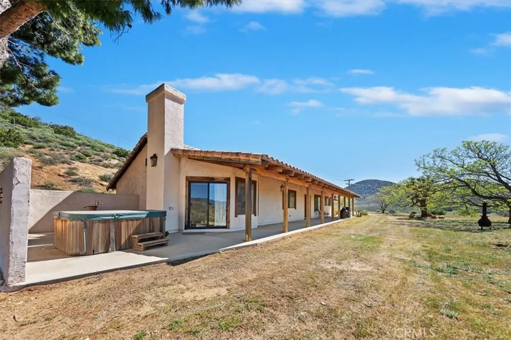 9060 Yucca Hills Road Agua Dulce, CA 91390