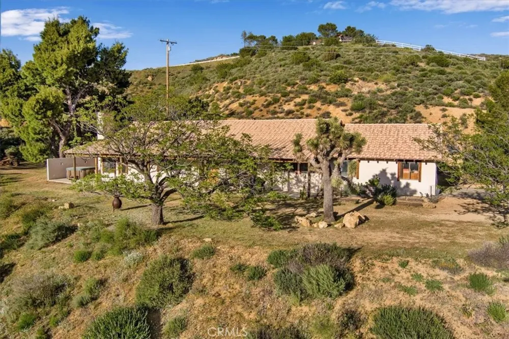 9060 Yucca Hills Road Agua Dulce, CA 91390