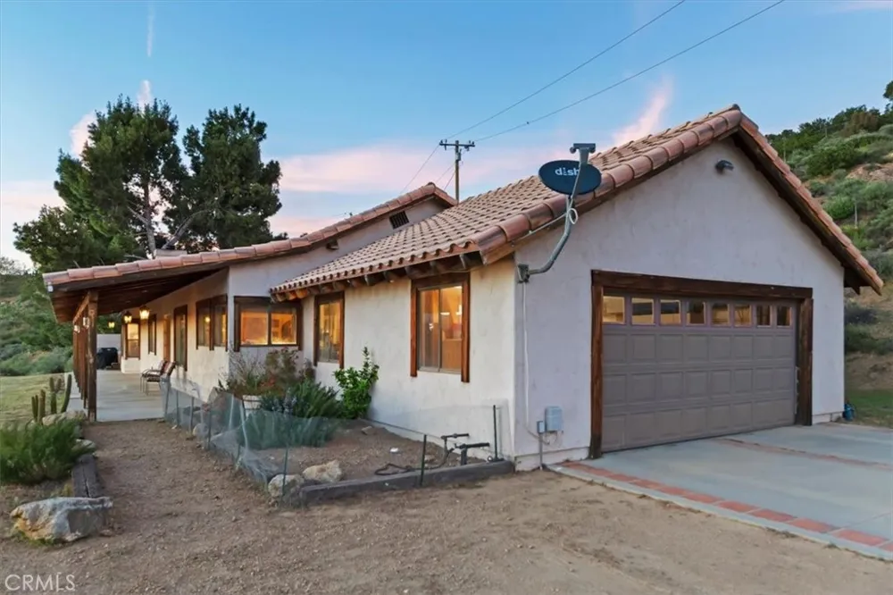 9060 Yucca Hills Road Agua Dulce, CA 91390