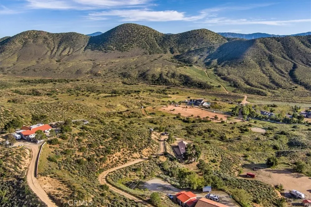 9060 Yucca Hills Road Agua Dulce, CA 91390