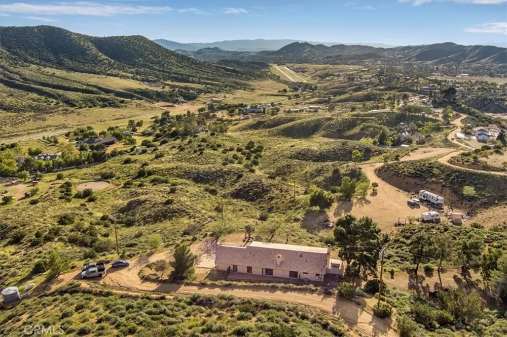9060 Yucca Hills Road Agua Dulce, CA 91390