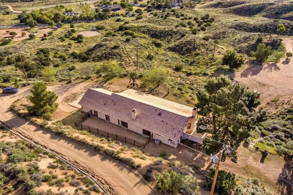 9060 Yucca Hills Road Agua Dulce, CA 91390