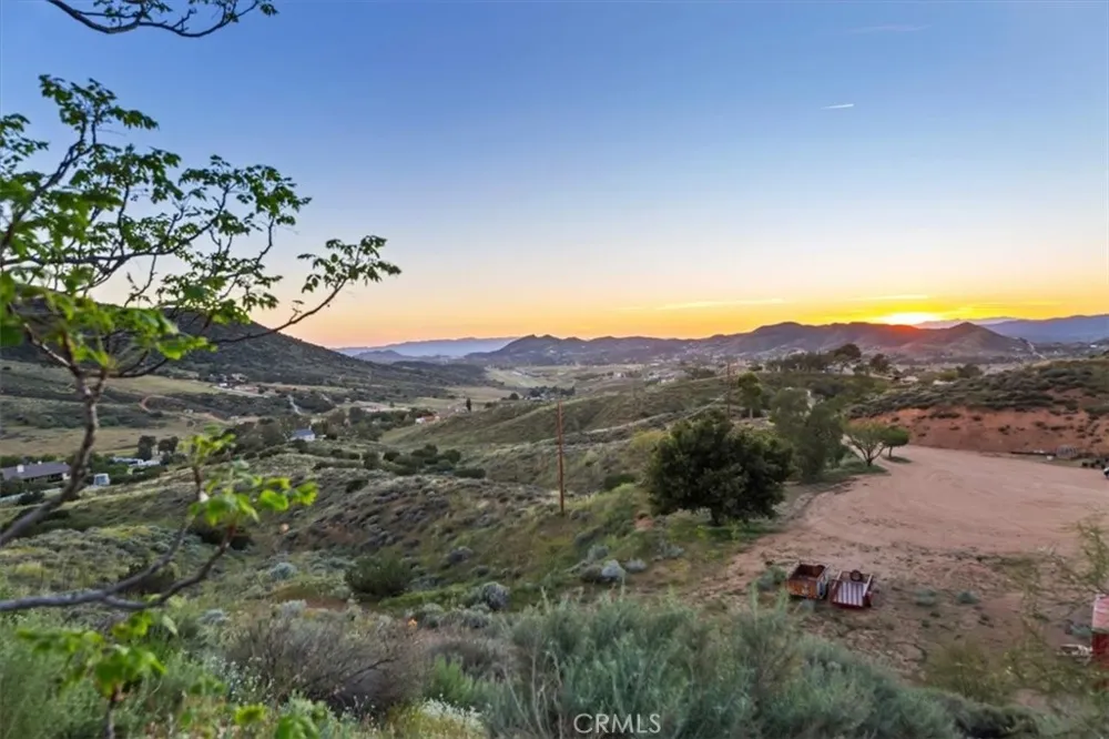 9060 Yucca Hills Road Agua Dulce, CA 91390