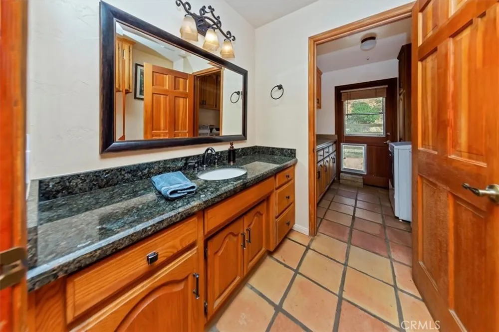 9060 Yucca Hills Road Agua Dulce, CA 91390