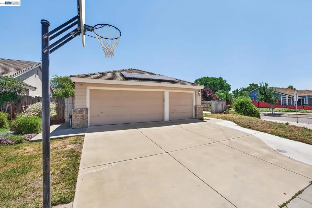 250 Fox Meadow Ct Tracy, CA 95376