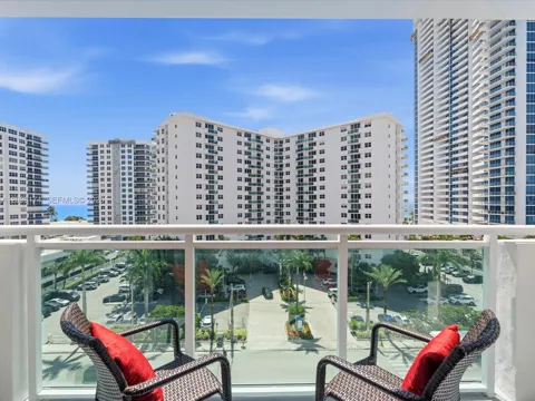 3000 S Ocean Dr #718