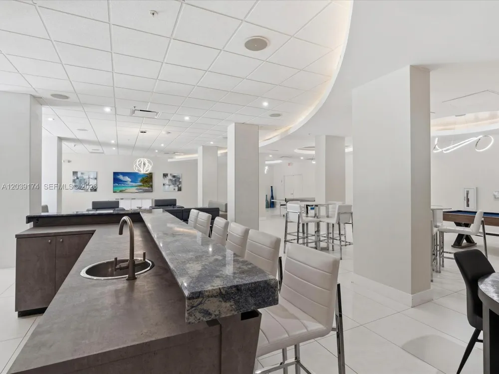 3000 S Ocean Dr #718 Hollywood, FL 33019