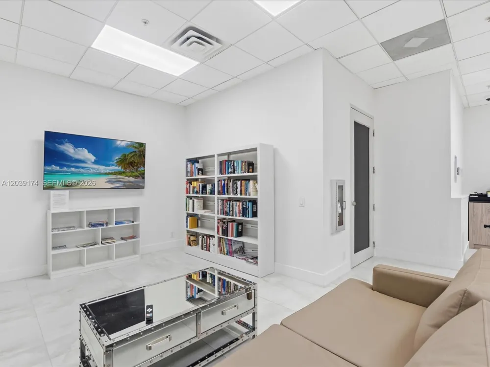 3000 S Ocean Dr #718 Hollywood, FL 33019