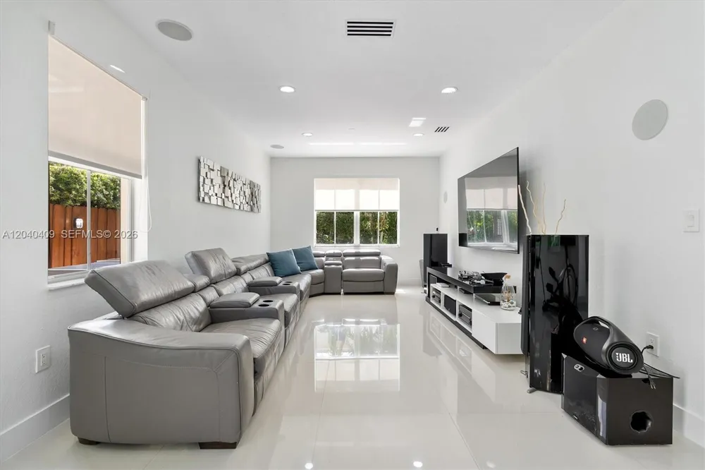 2517 SW 148th Ct Miami, FL 33185