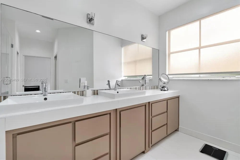 2517 SW 148th Ct Miami, FL 33185