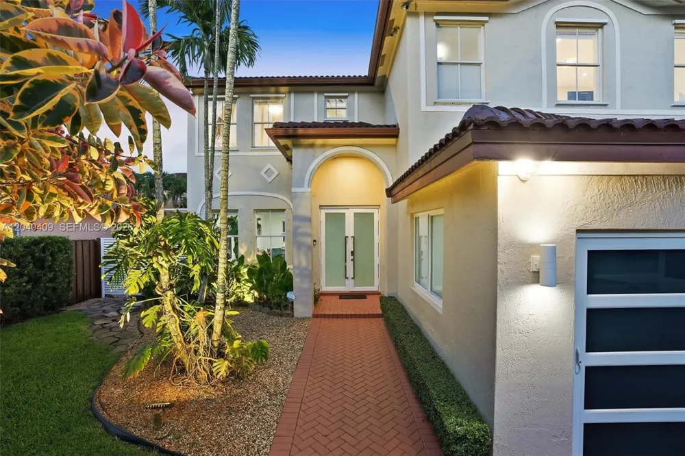 2517 SW 148th Ct Miami, FL 33185