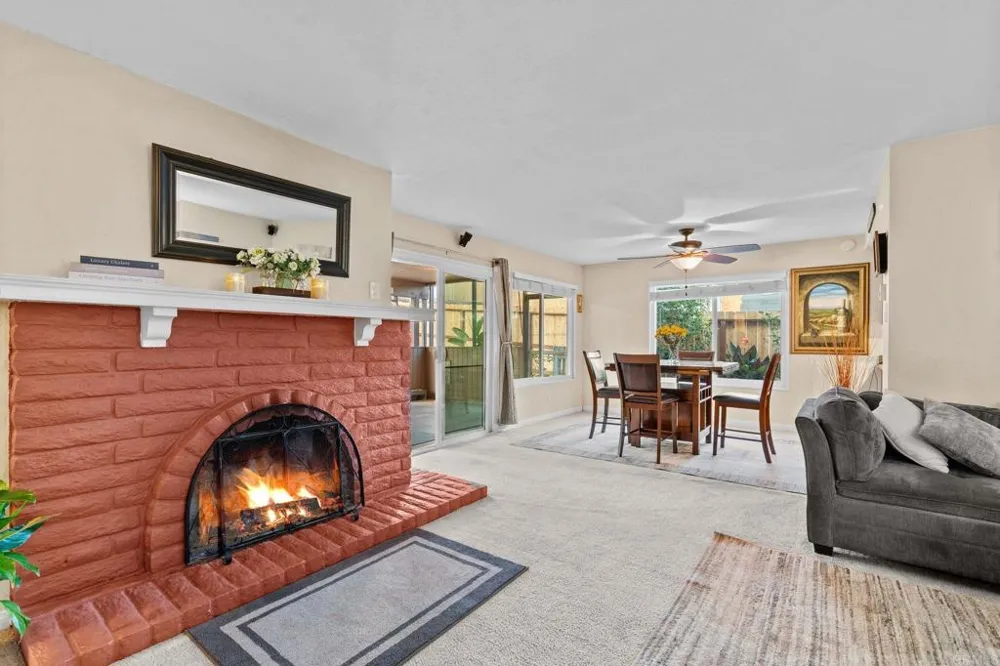 267 Hannalei Dr Vista, CA 92083
