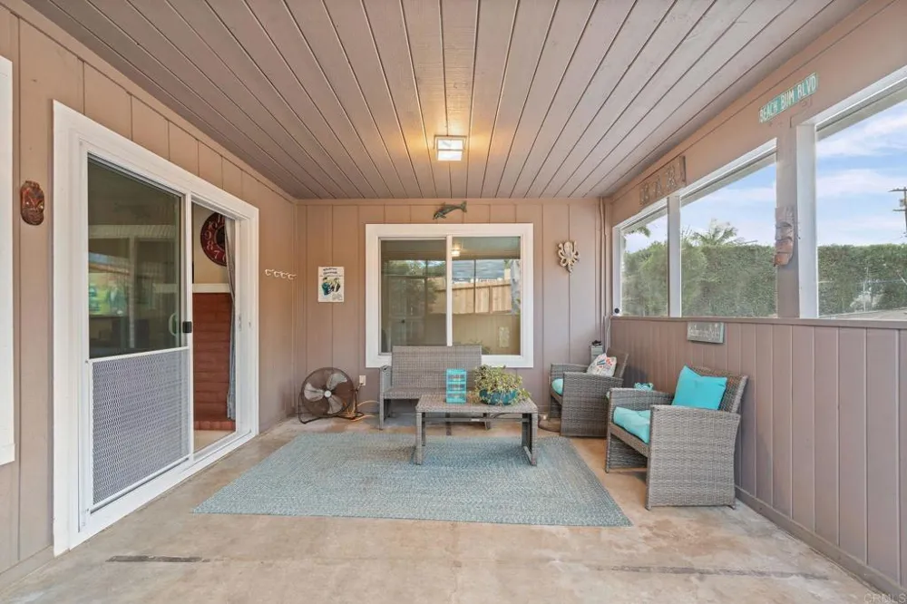 267 Hannalei Dr Vista, CA 92083