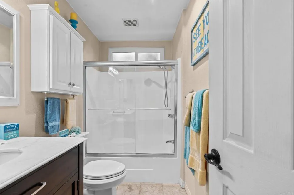 267 Hannalei Dr Vista, CA 92083