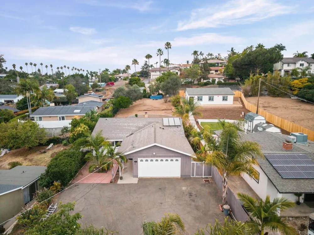 267 Hannalei Dr Vista, CA 92083