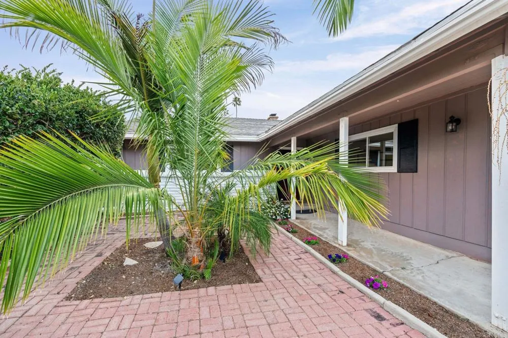 267 Hannalei Dr Vista, CA 92083