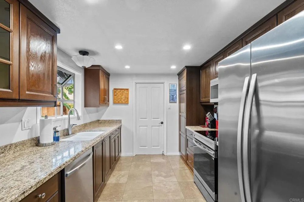 267 Hannalei Dr Vista, CA 92083
