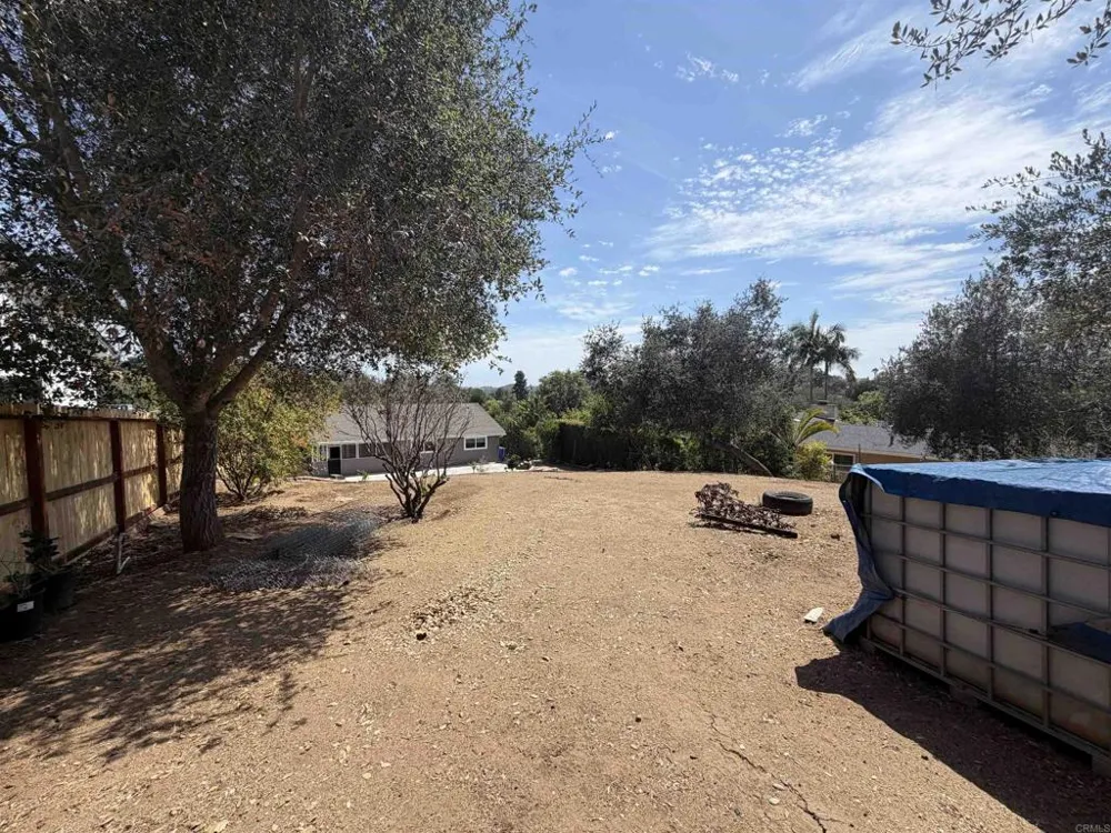 267 Hannalei Dr Vista, CA 92083
