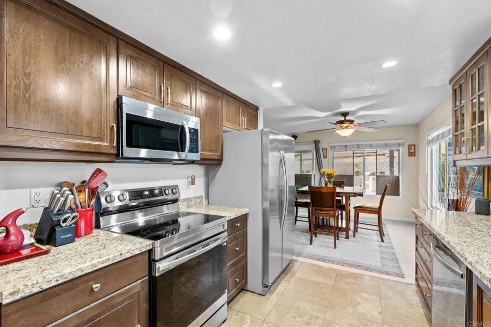 267 Hannalei Dr Vista, CA 92083
