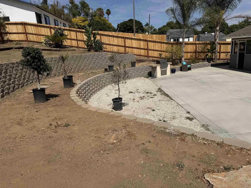 267 Hannalei Dr Vista, CA 92083