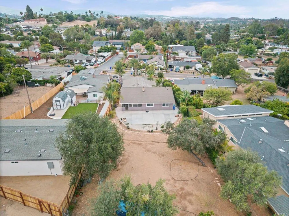 267 Hannalei Dr Vista, CA 92083