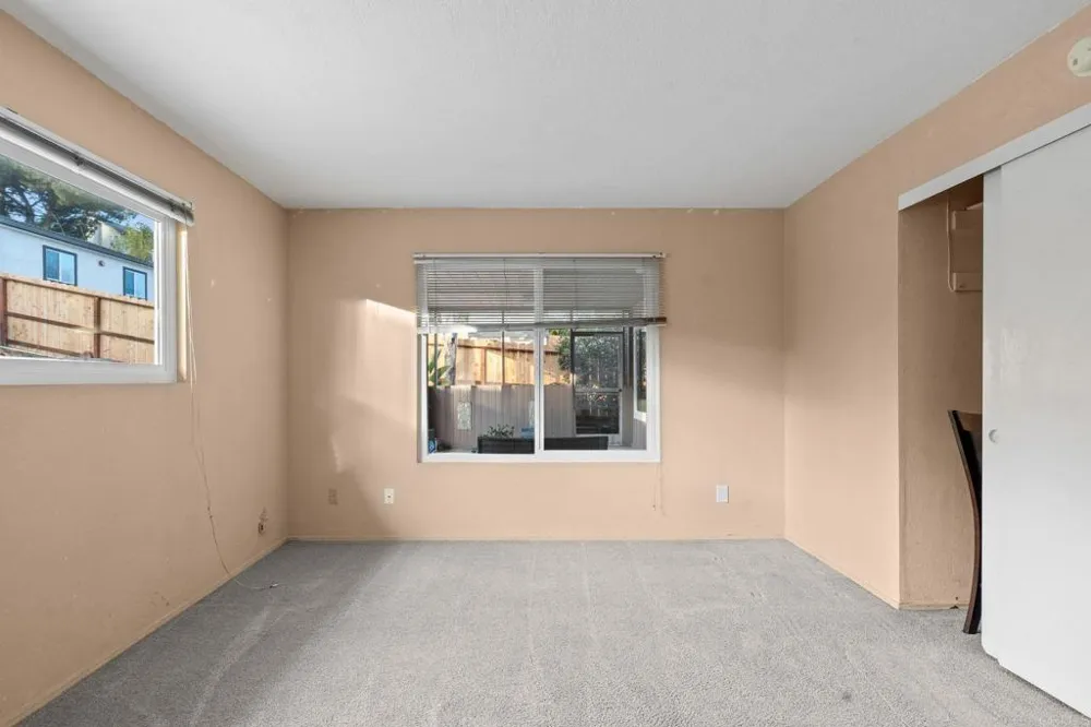 267 Hannalei Dr Vista, CA 92083