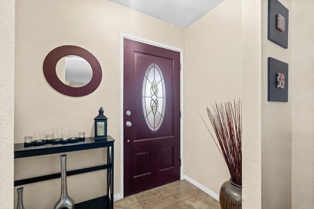 267 Hannalei Dr Vista, CA 92083