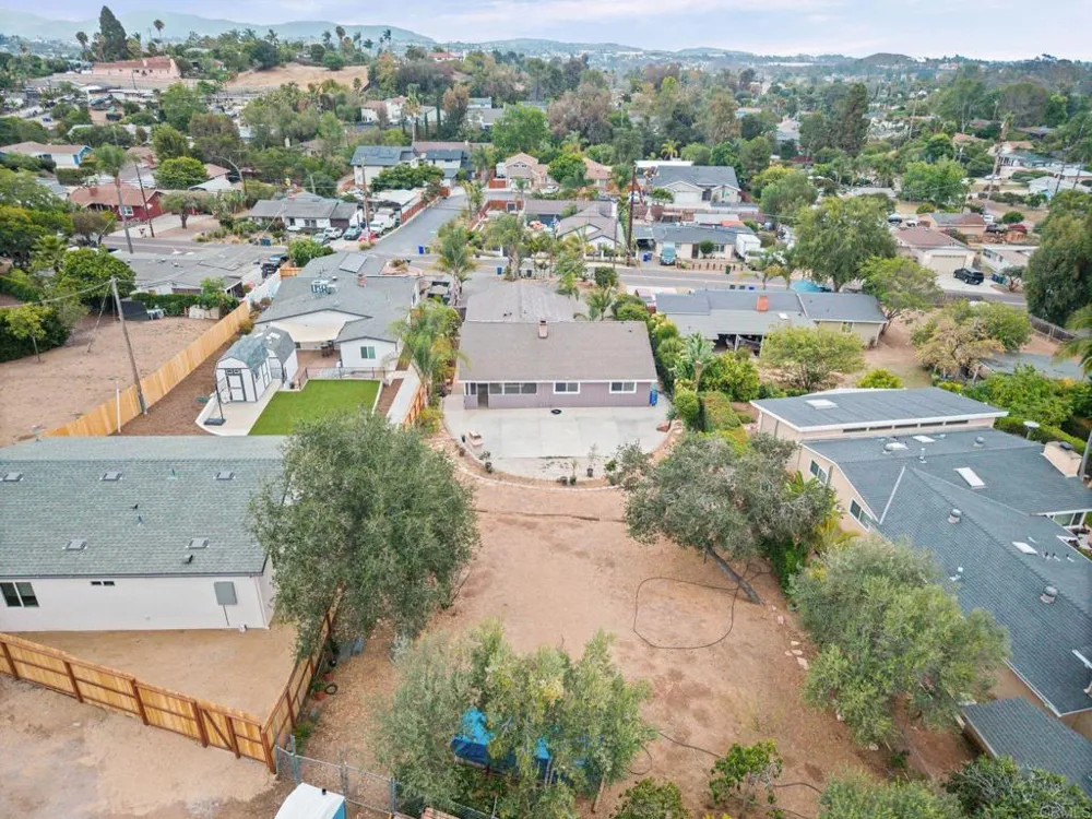 267 Hannalei Dr Vista, CA 92083