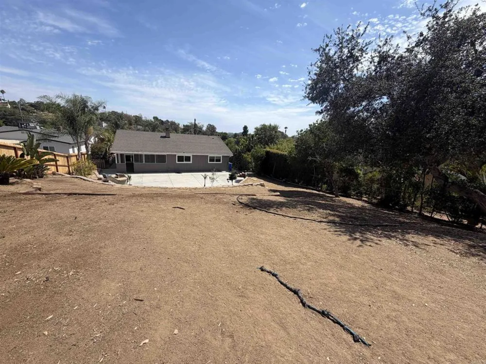 267 Hannalei Dr Vista, CA 92083