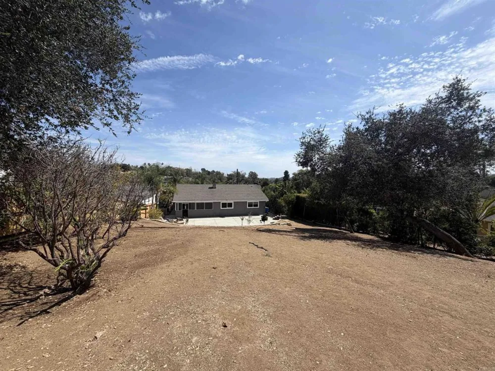 267 Hannalei Dr Vista, CA 92083