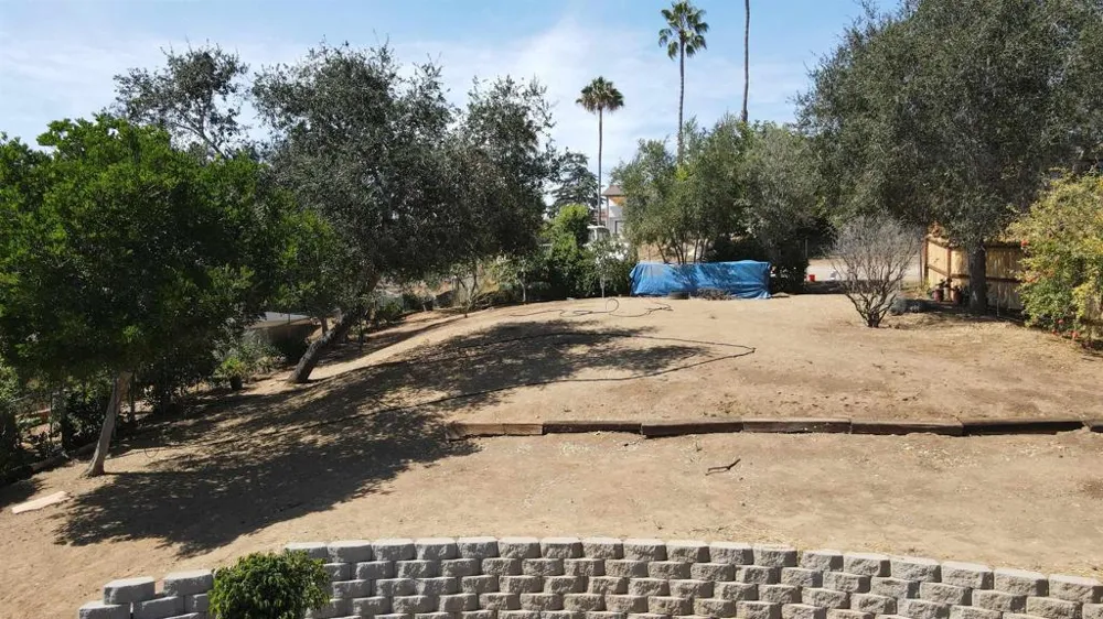 267 Hannalei Dr Vista, CA 92083