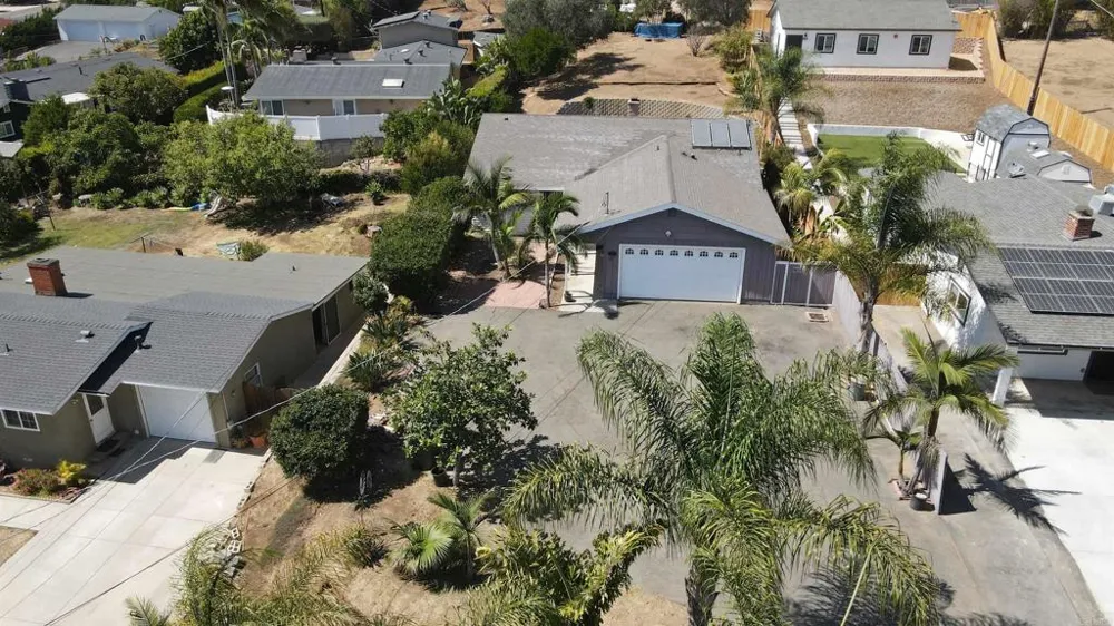267 Hannalei Dr Vista, CA 92083