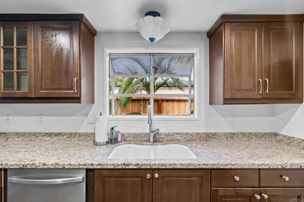 267 Hannalei Dr Vista, CA 92083