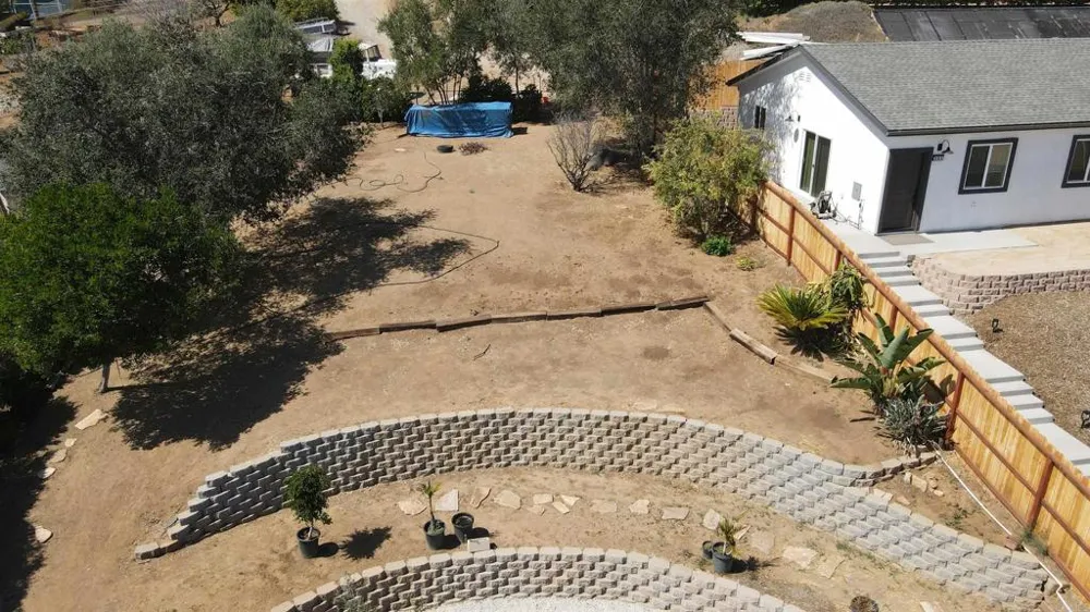 267 Hannalei Dr Vista, CA 92083