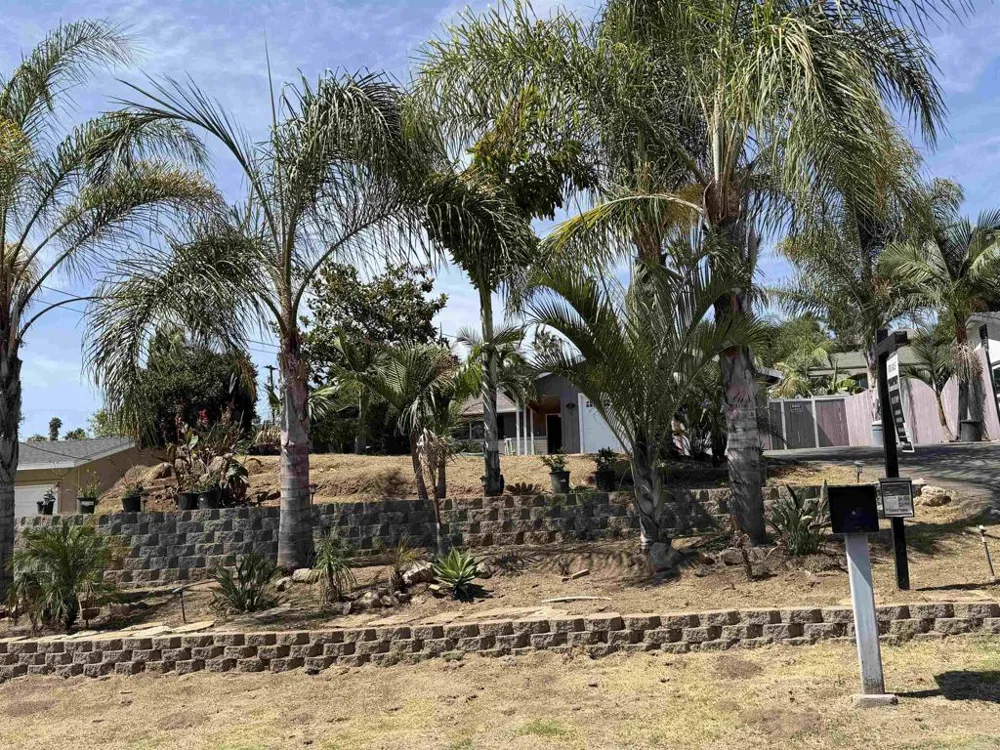 267 Hannalei Dr Vista, CA 92083