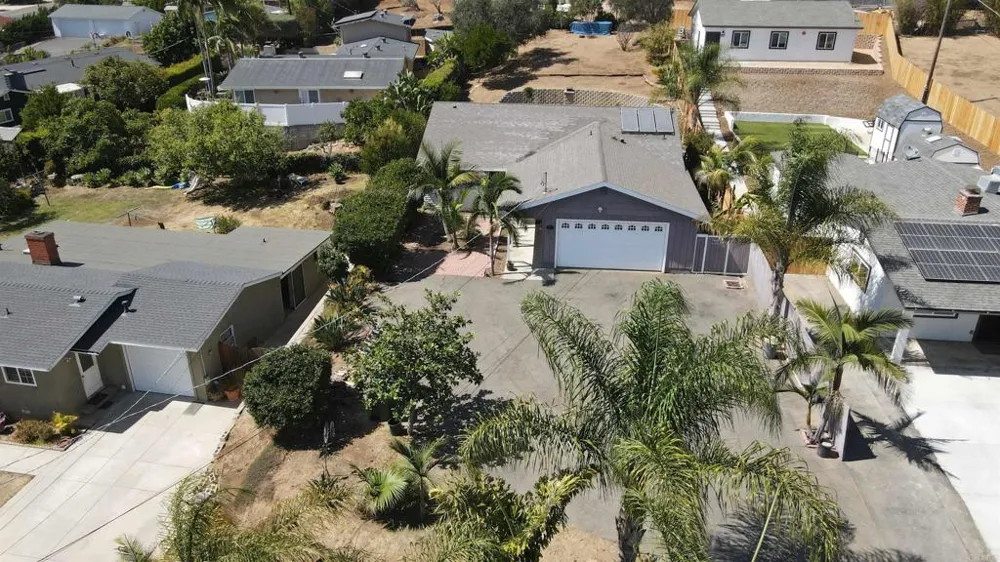 267 Hannalei Dr Vista, CA 92083