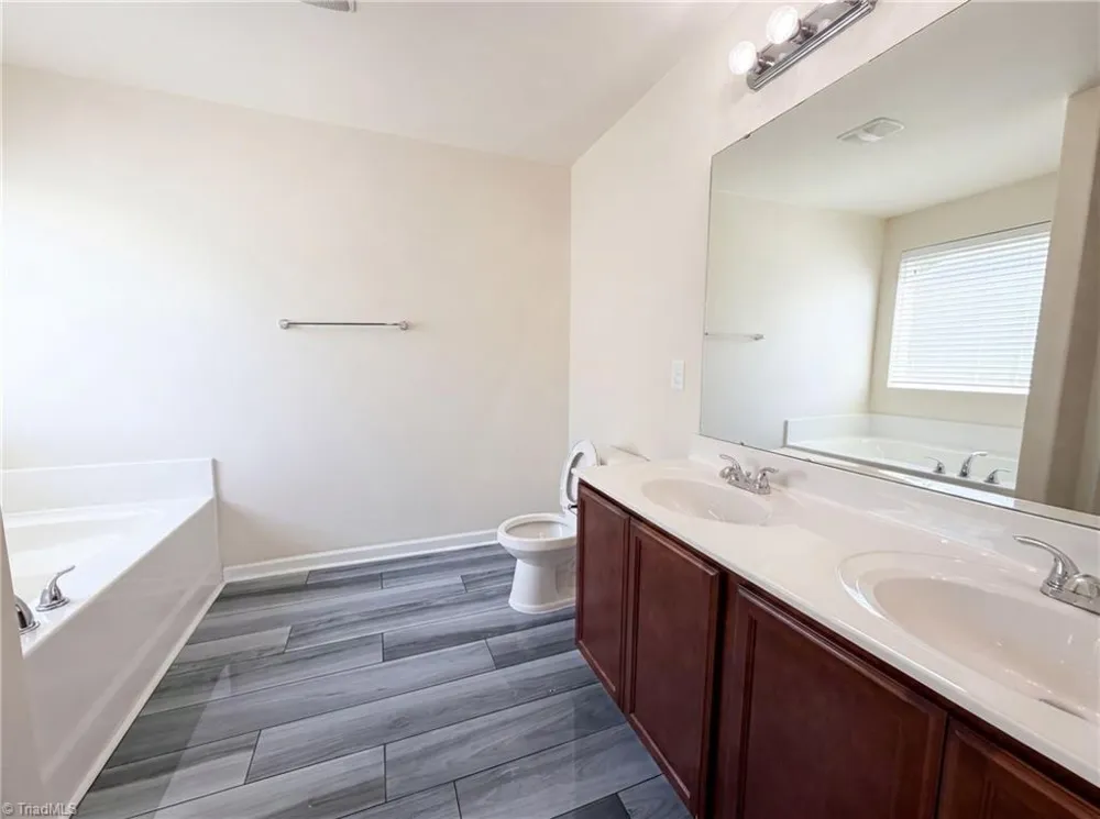 3423 Anita Glen Drive Greensboro, NC 27405