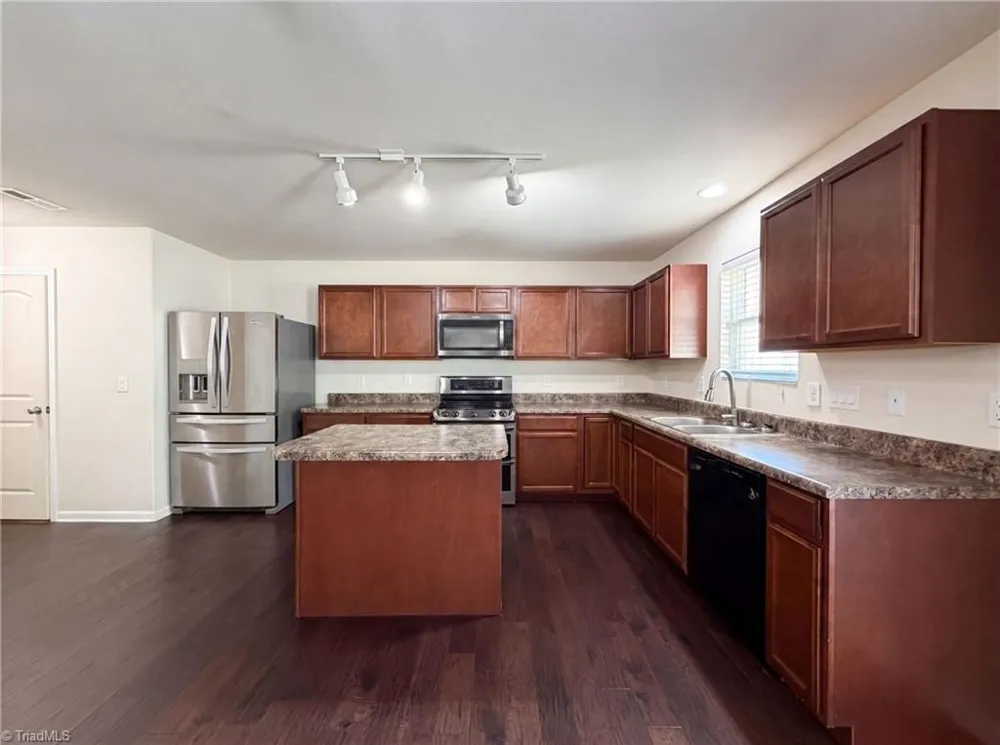 3423 Anita Glen Drive Greensboro, NC 27405