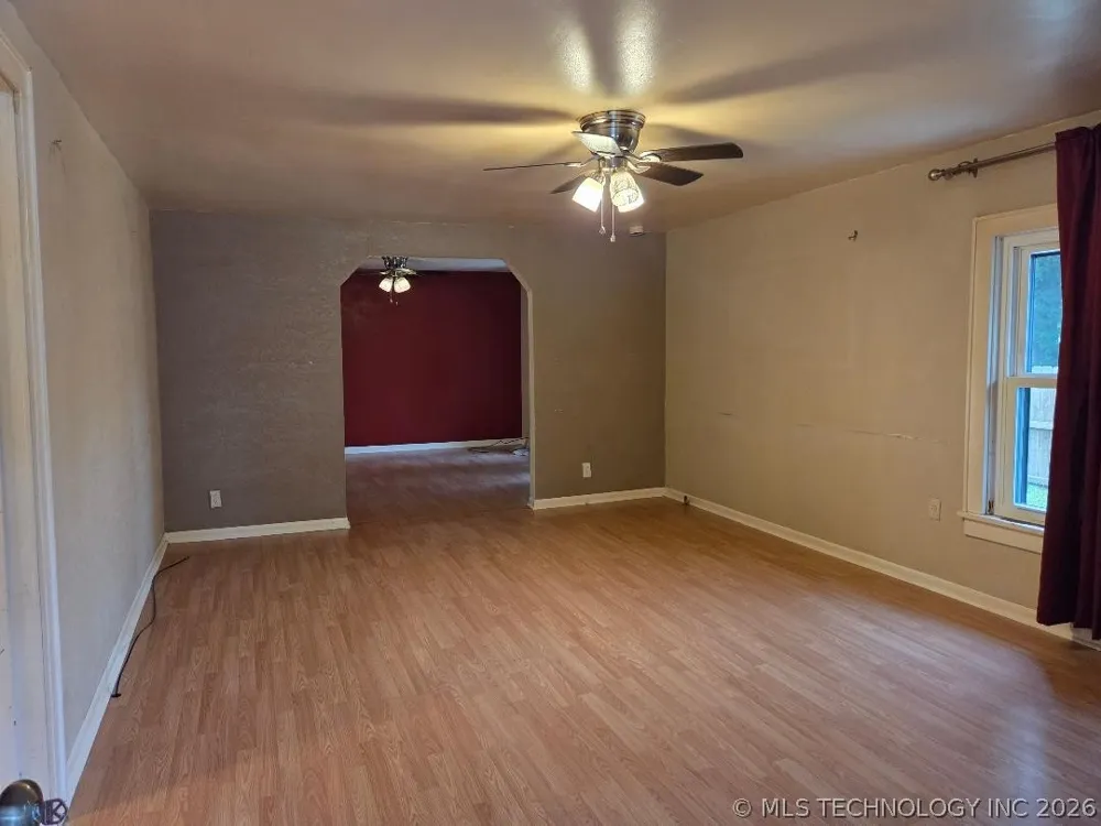 214 S 4th Eufaula, OK 74432