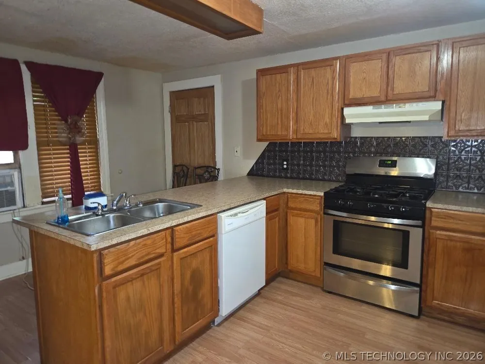 214 S 4th Eufaula, OK 74432