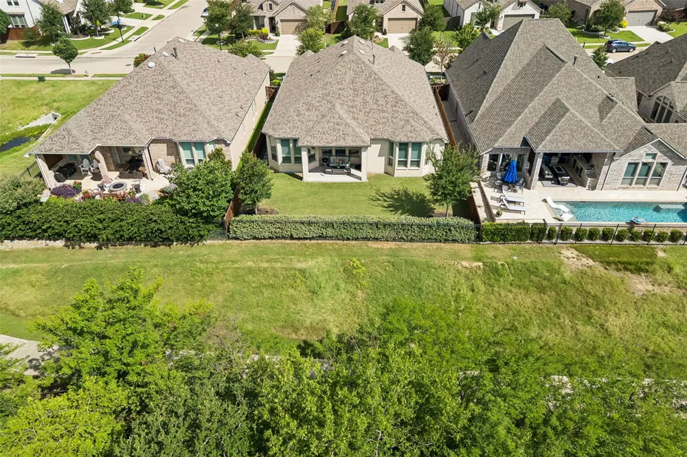 1104 Bluestem Drive Aubrey, TX 76227