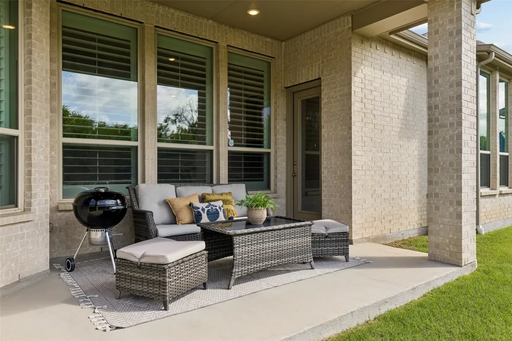 1104 Bluestem Drive Aubrey, TX 76227