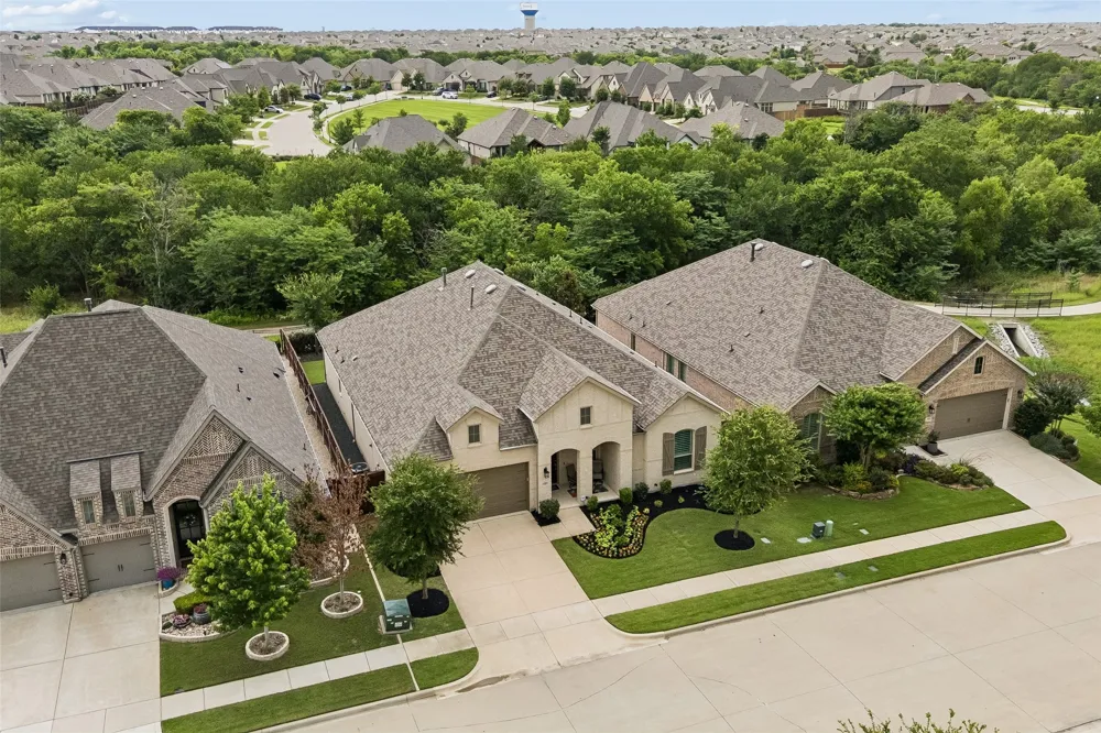 1104 Bluestem Drive Aubrey, TX 76227