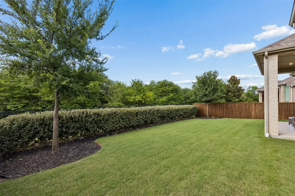 1104 Bluestem Drive Aubrey, TX 76227