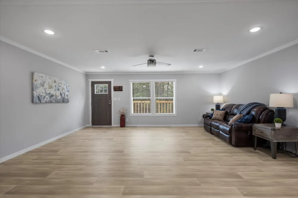 18755 County Road 4104 Lindale, TX 75771